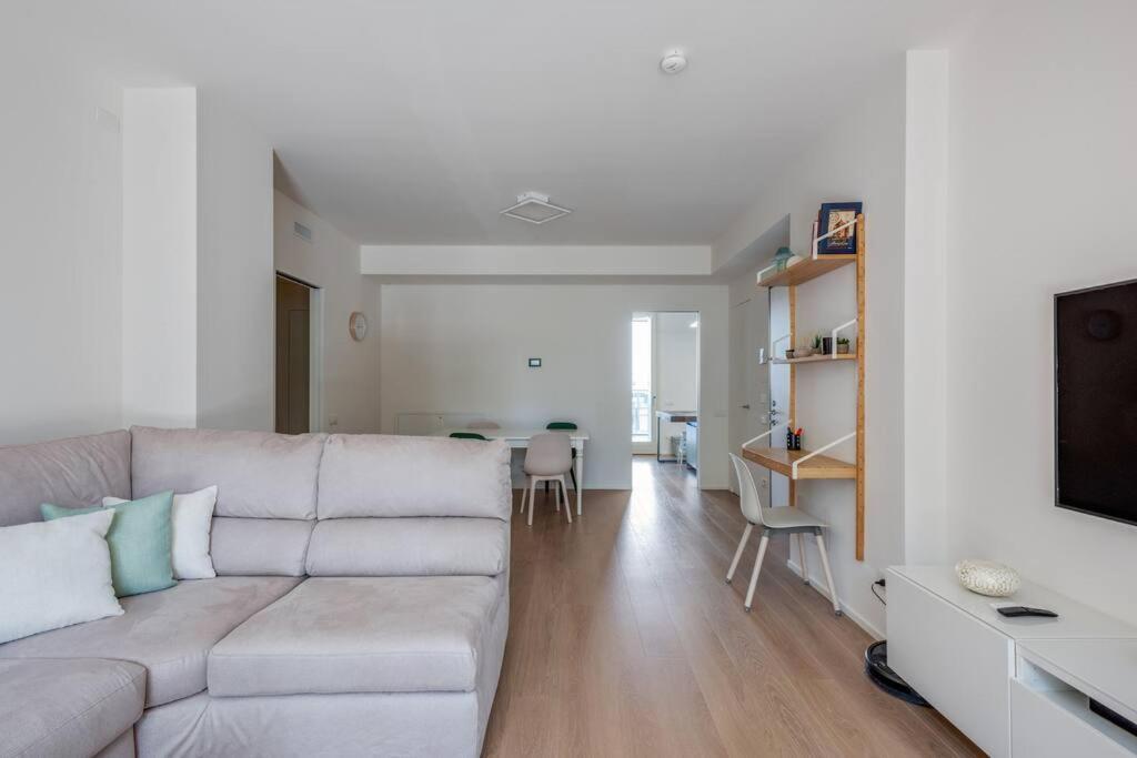 Easylife - Modern And Spacious Apt In Fiera City Life Milan Luaran gambar