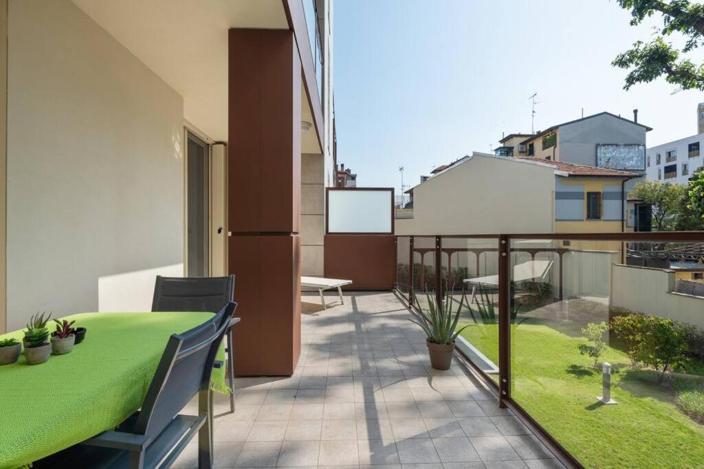 Easylife - Modern And Spacious Apt In Fiera City Life Milan Luaran gambar