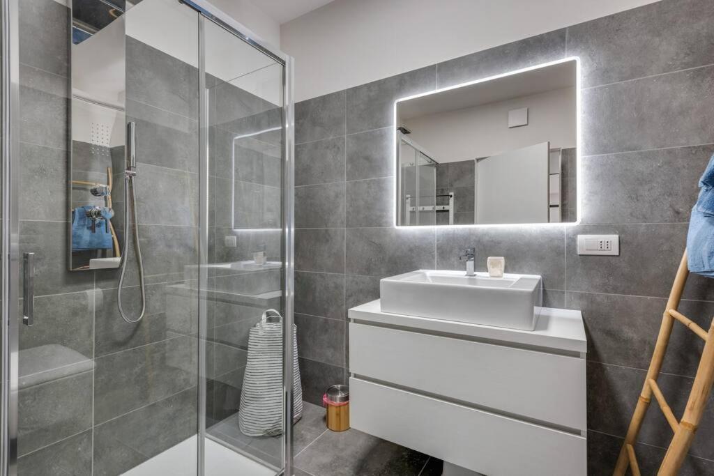 Easylife - Modern And Spacious Apt In Fiera City Life Milan Luaran gambar