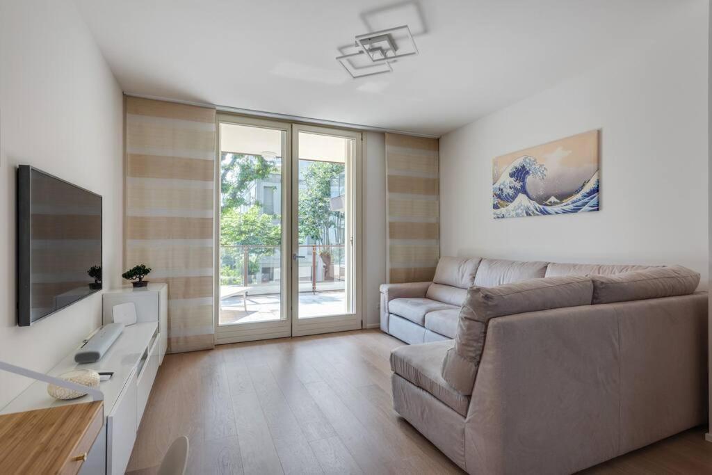 Easylife - Modern And Spacious Apt In Fiera City Life Milan Luaran gambar